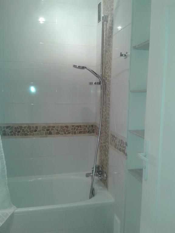 2 Bedroom Modern Apartment In Antibes With Sea View Room photo