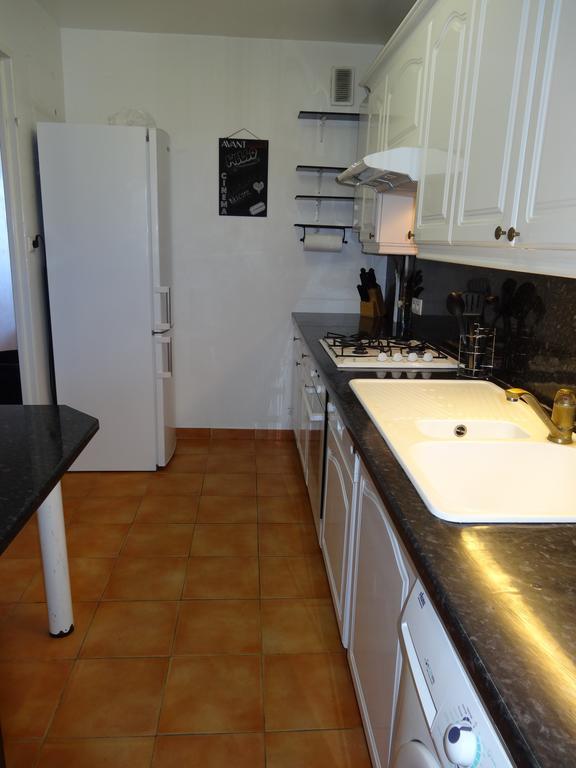 2 Bedroom Modern Apartment In Antibes With Sea View Room photo